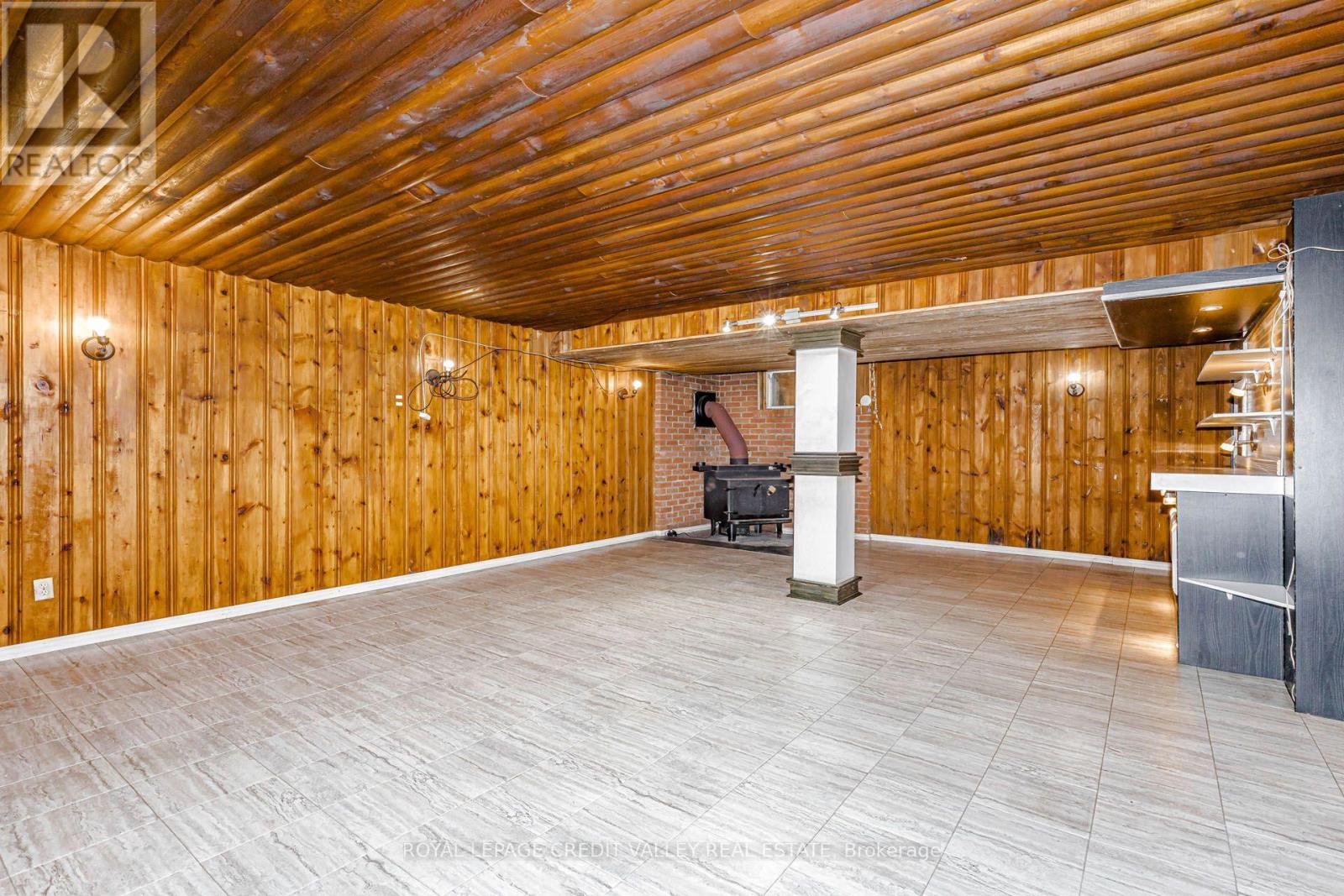 5945 KING STREET - 26