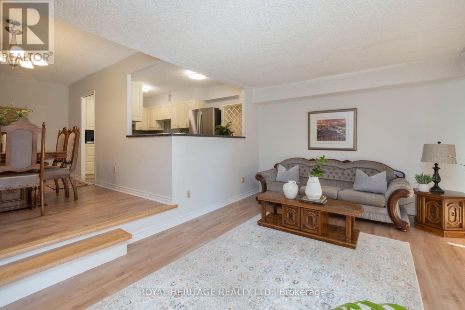 #104 260 SCARLETT ROAD - 18
