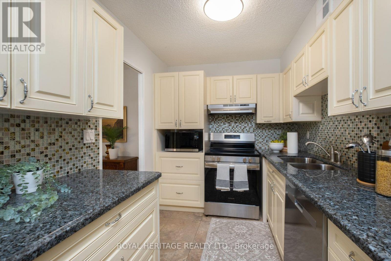 #104 260 SCARLETT ROAD - 6