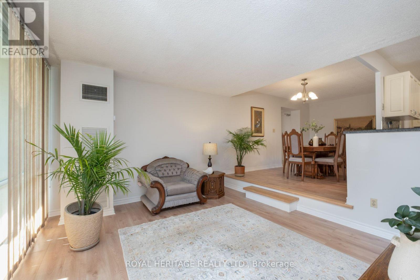 #104 260 SCARLETT ROAD - 7