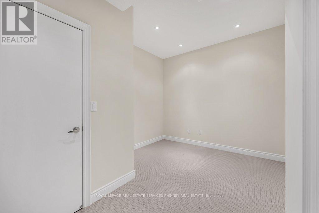 2444 CHATEAU COMMON - Image 32