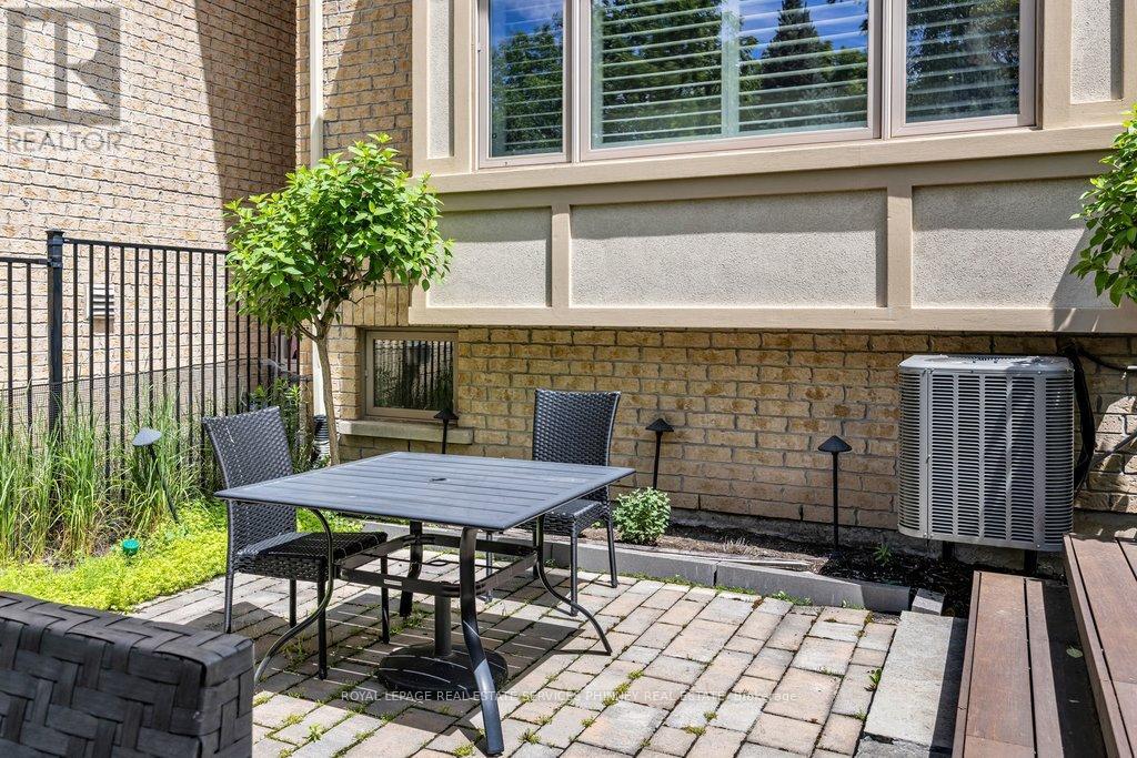 2444 CHATEAU COMMON - Image 40