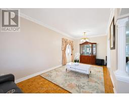 Living room - 12 Mountain Gorge Road, Brampton, ON L6R2X6 Photo 10