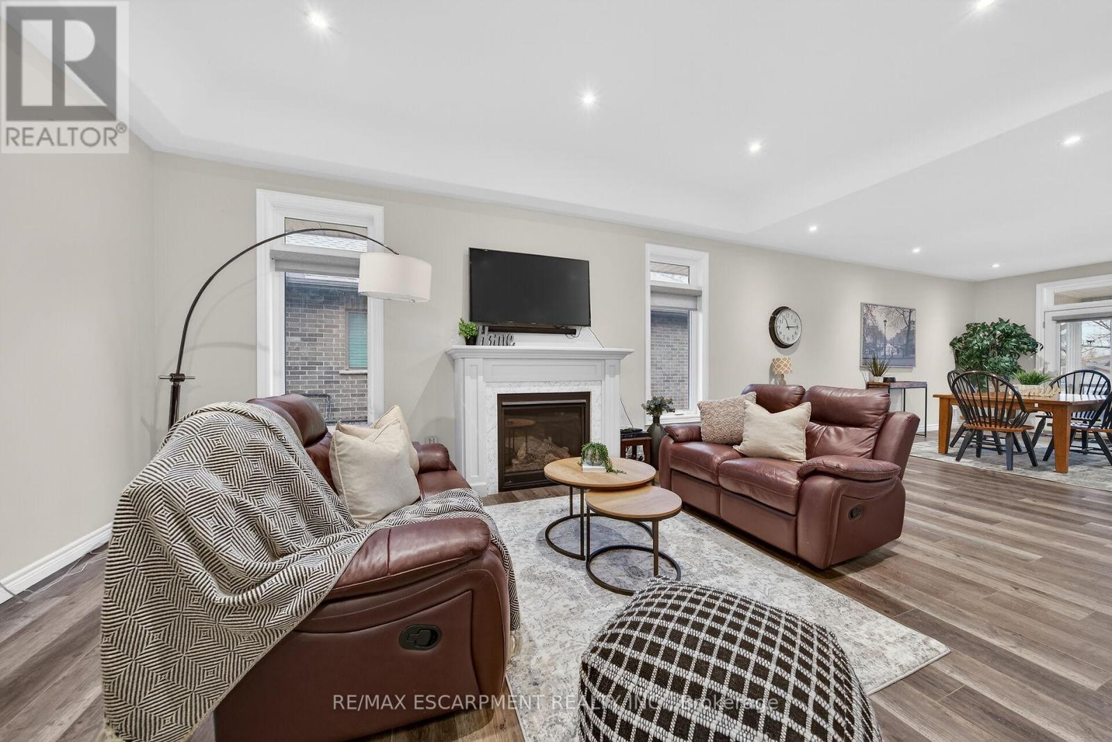 31 SYCAMORE DRIVE - Image 6