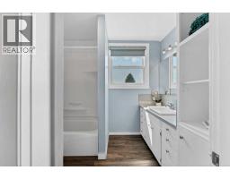 303 10 Street Sw, Medicine Hat, AB T1A4R3 Photo 44