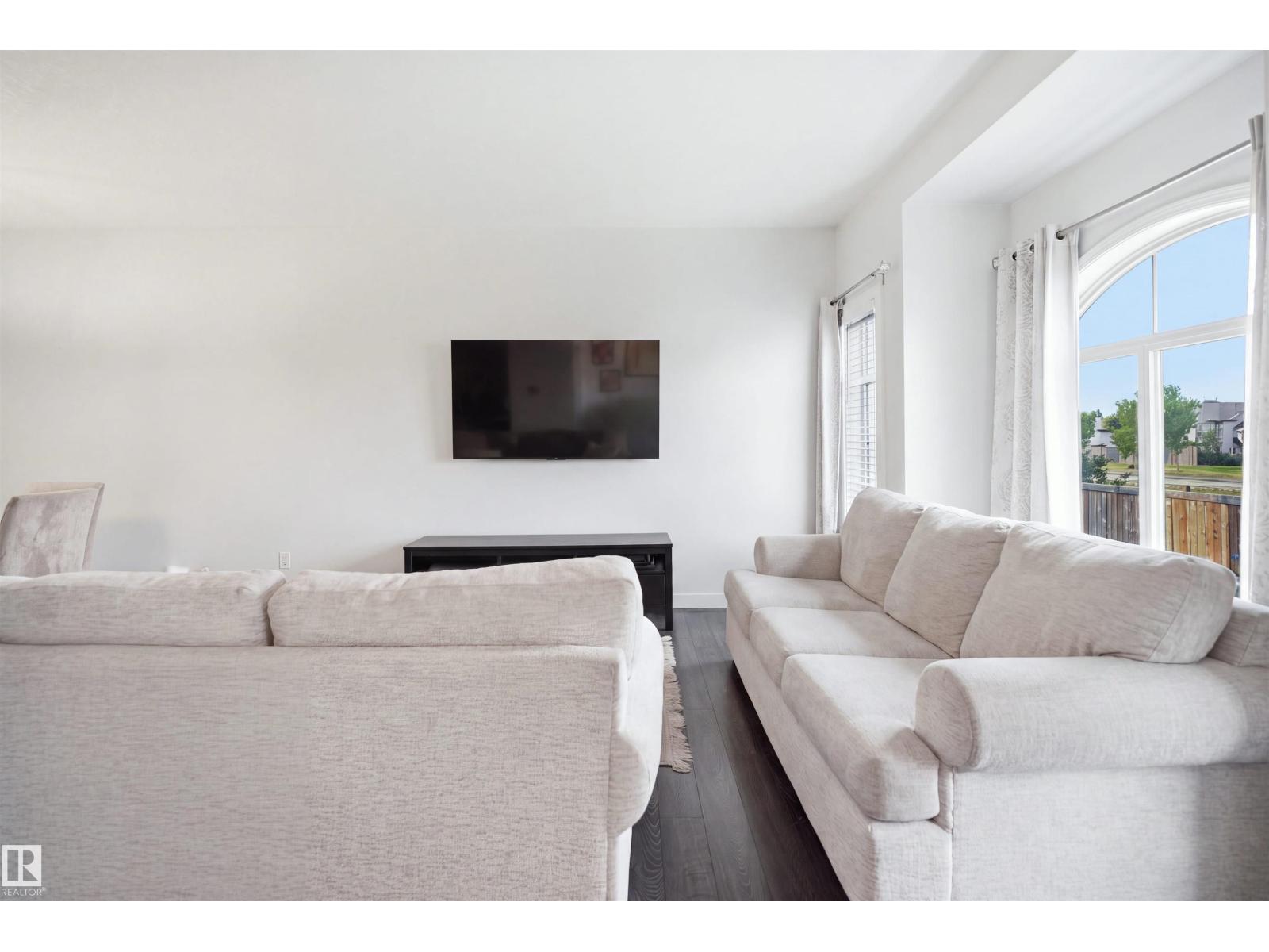 #22 723 172 ST SW - 5