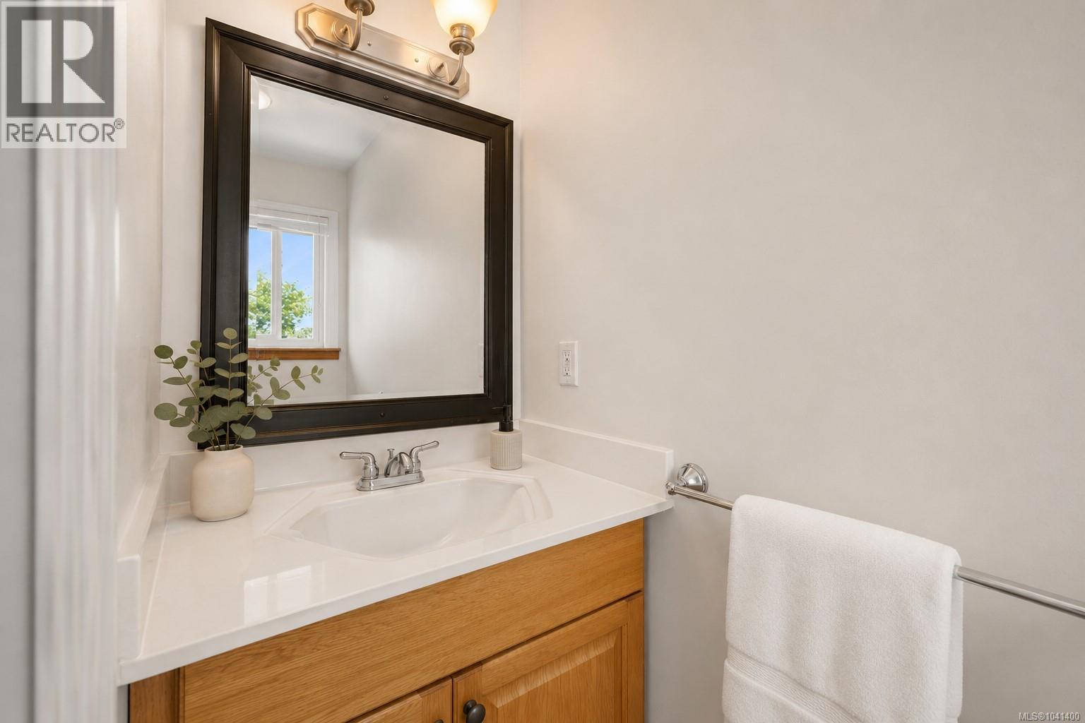  4379 Shelbourne Street, Saanich