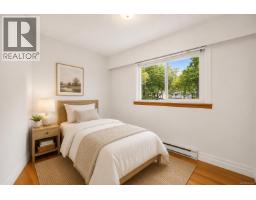 4379 Shelbourne St, Saanich, BC V8N3G4 Photo 18