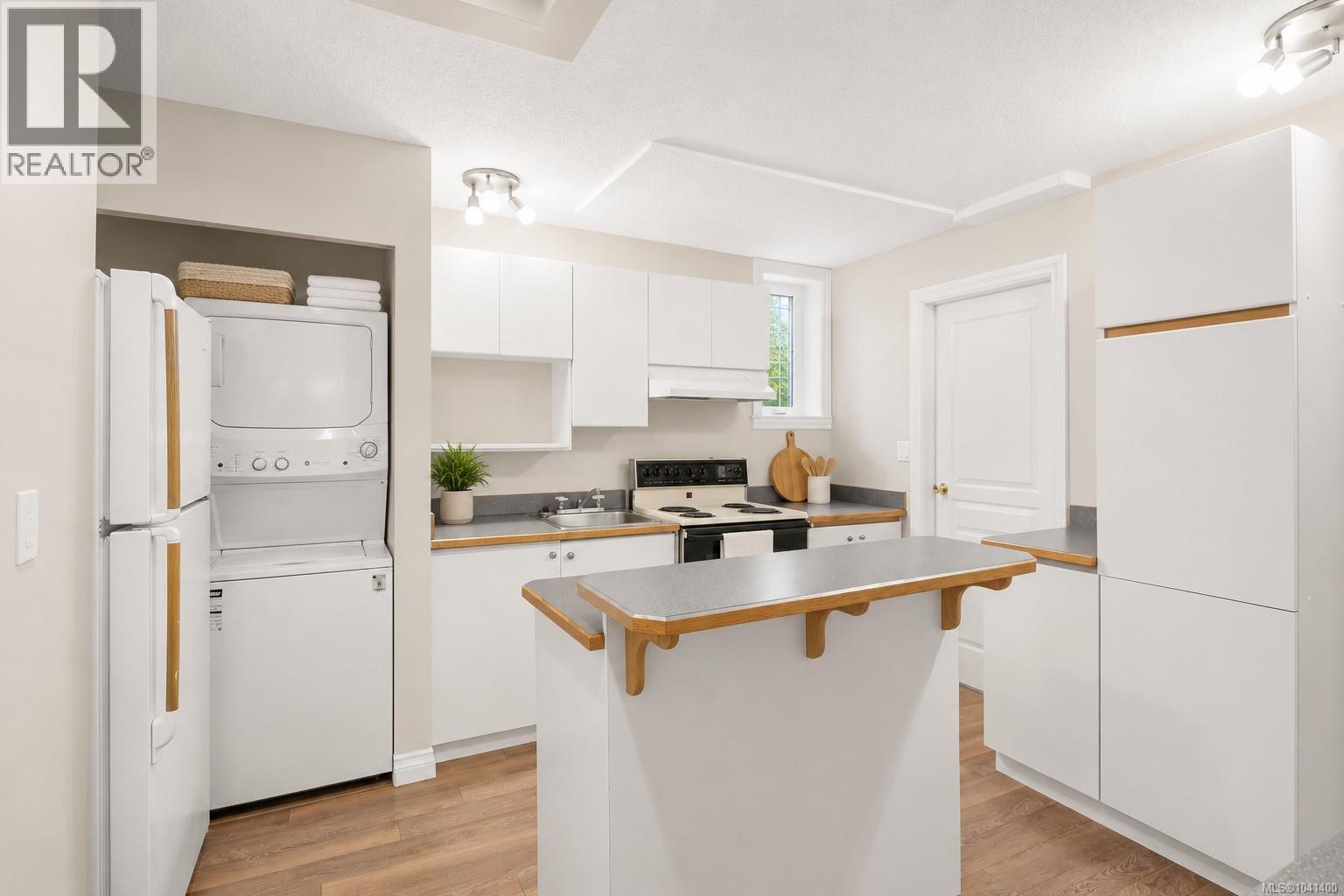  4379 Shelbourne Street, Saanich