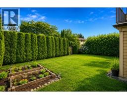 4379 Shelbourne St, Saanich, BC V8N3G4 Photo 33