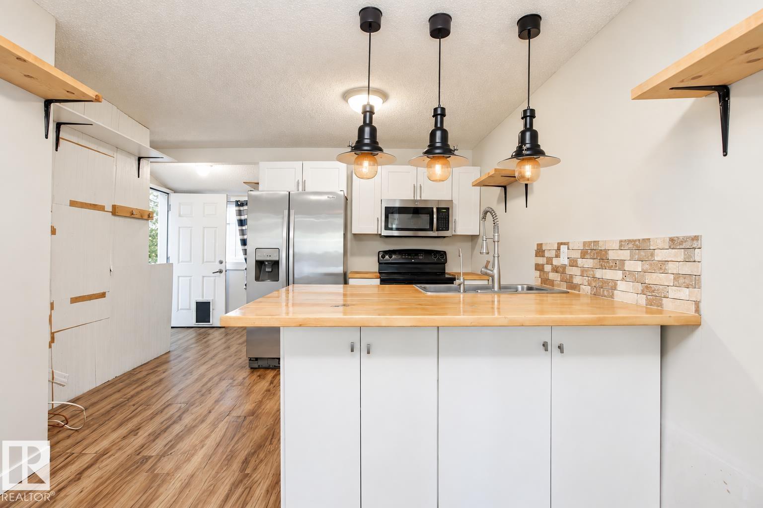 11524 81 ST NW - 13