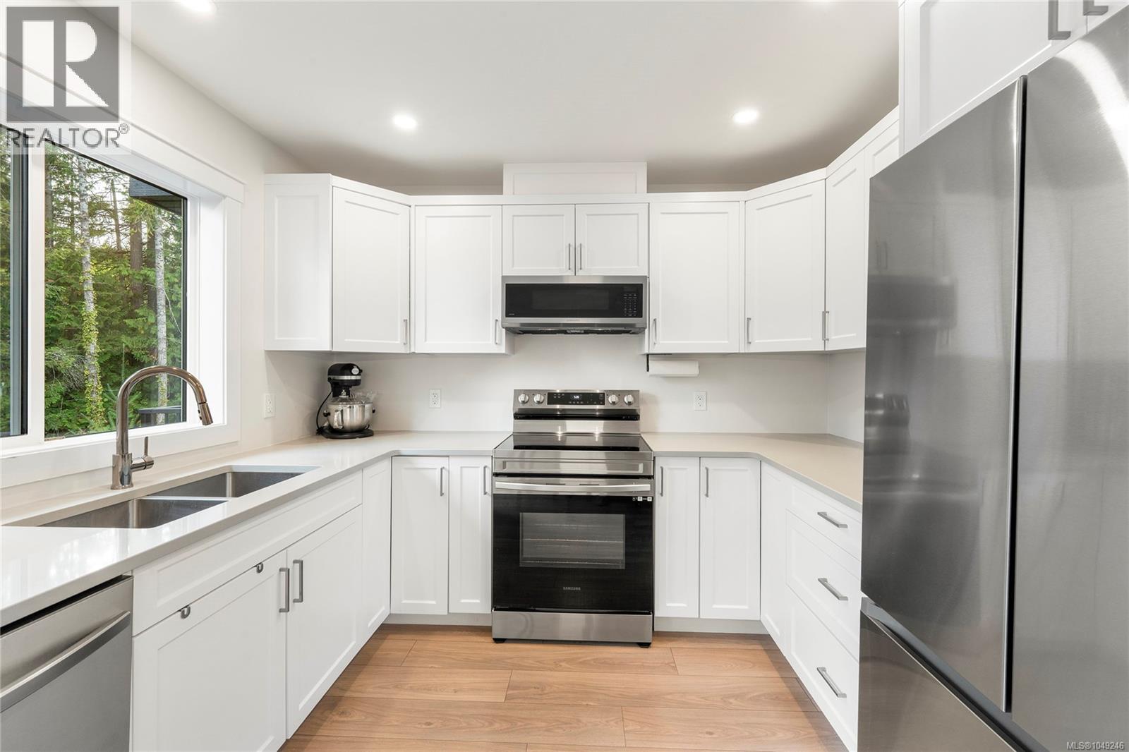 #121 600 Ninth St - 4