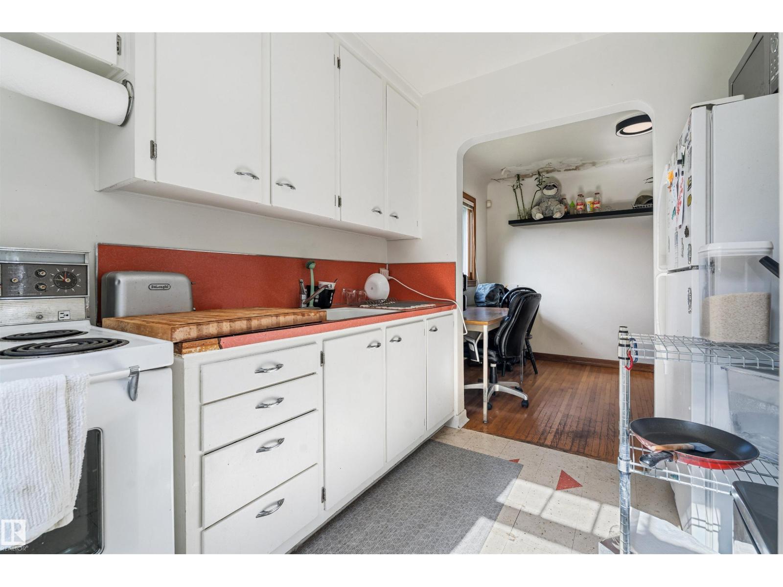 10982 117 ST NW - 24