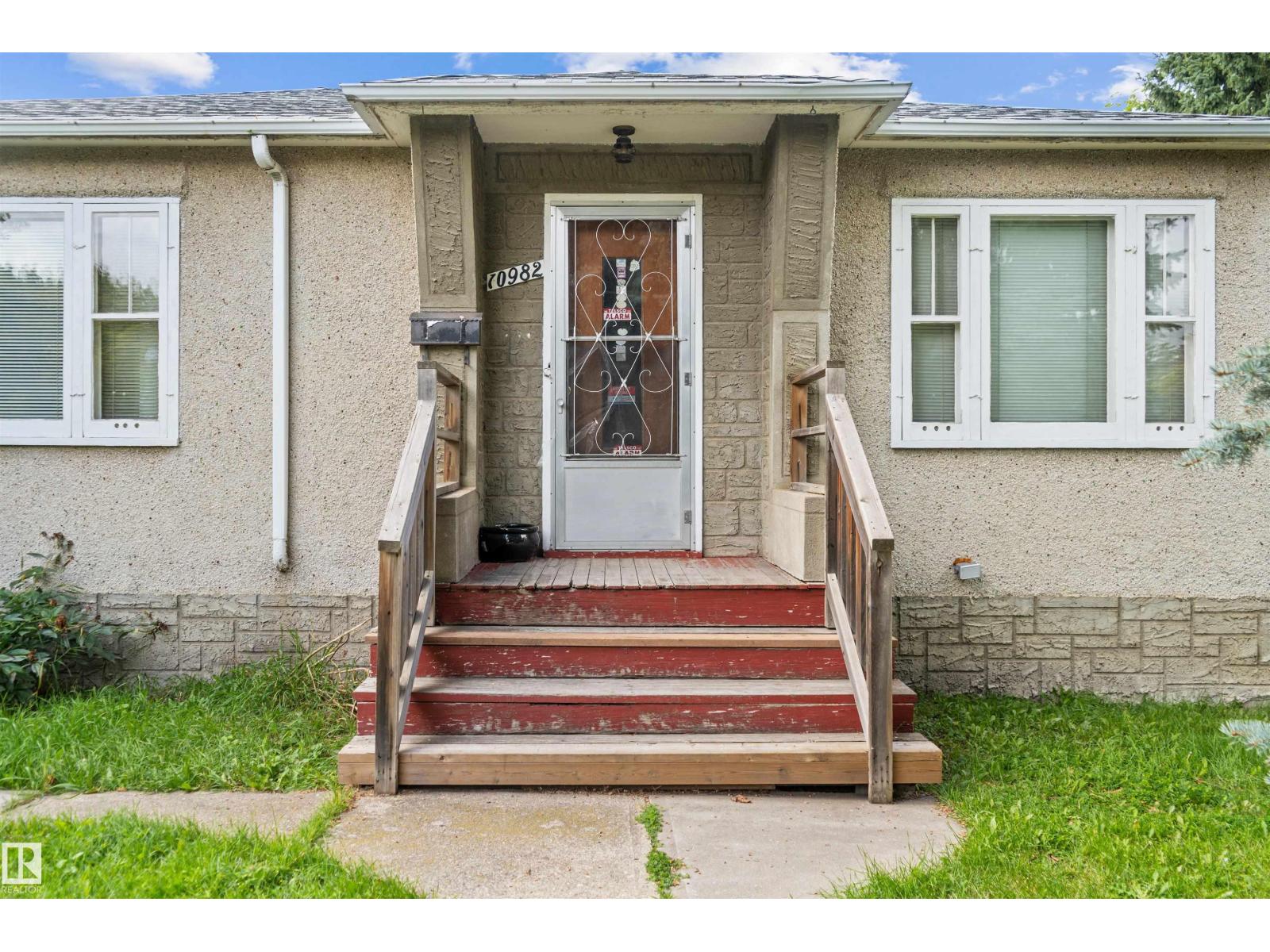 10982 117 ST NW - 6