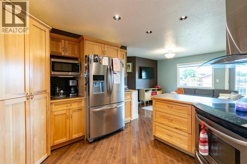Listing photo – 5707 46 Avenue, Stettler