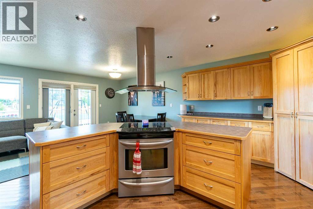 Listing photo – 5707 46 Avenue, Stettler