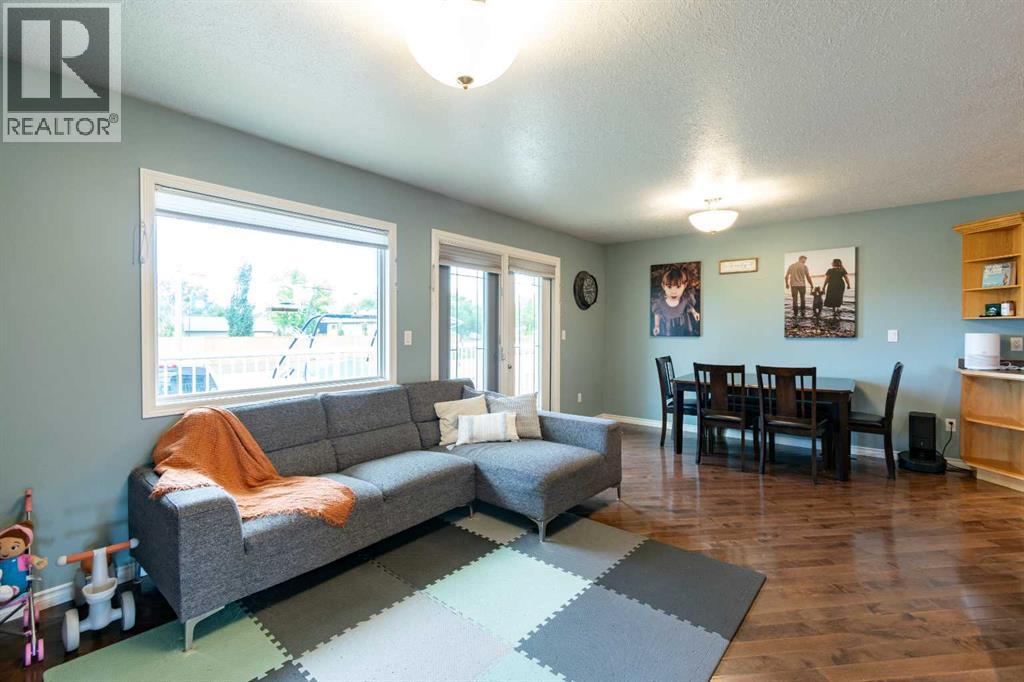 Listing photo – 5707 46 Avenue, Stettler