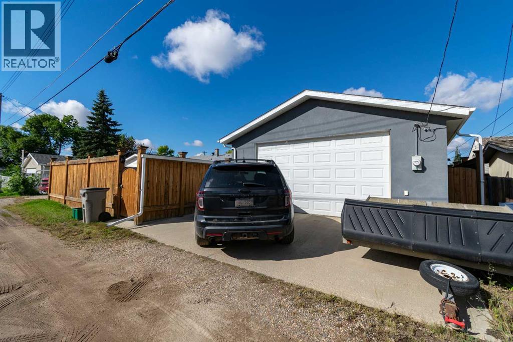 Listing photo – 5707 46 Avenue, Stettler