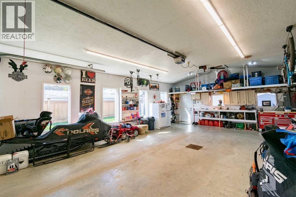 Listing photo – 5707 46 Avenue, Stettler