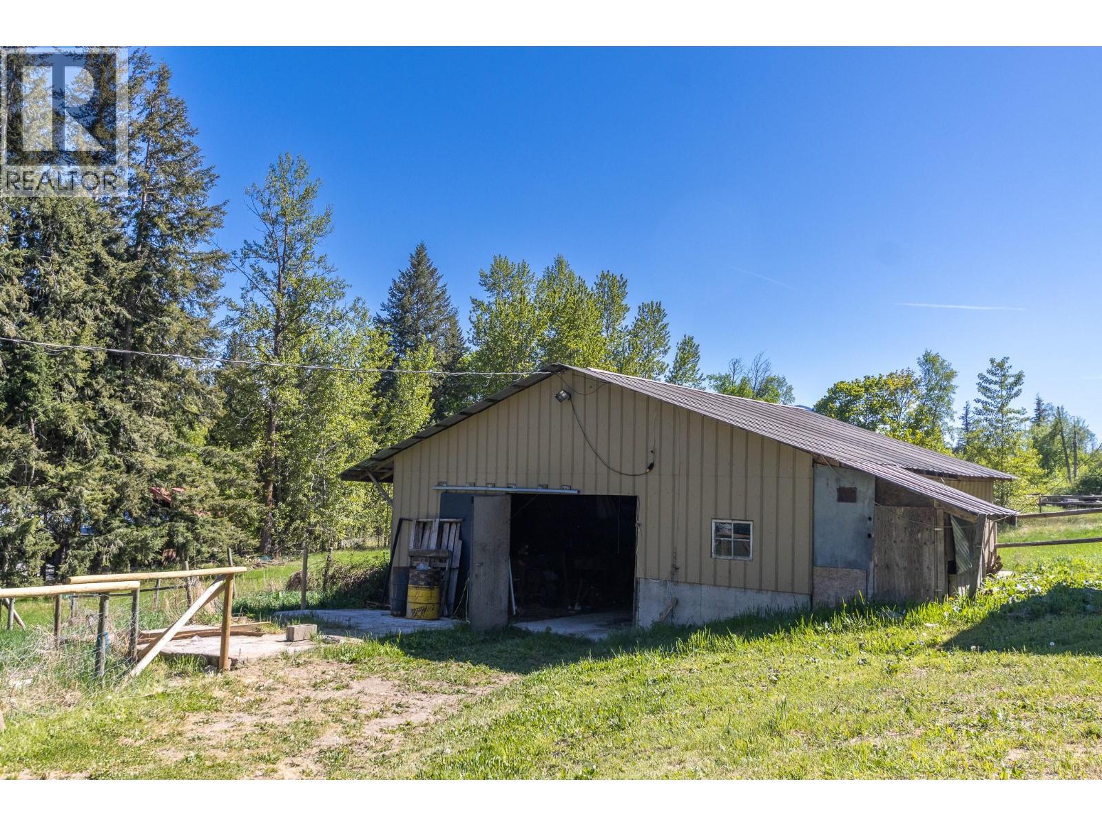  3591 65 Avenue Northwest, Salmon Arm