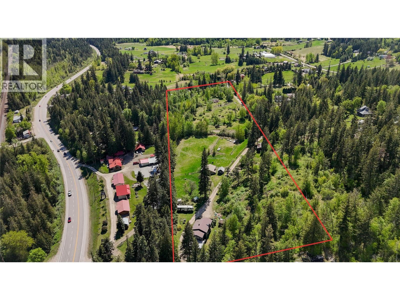 3591 65 Avenue NW, Salmon Arm — photo 4