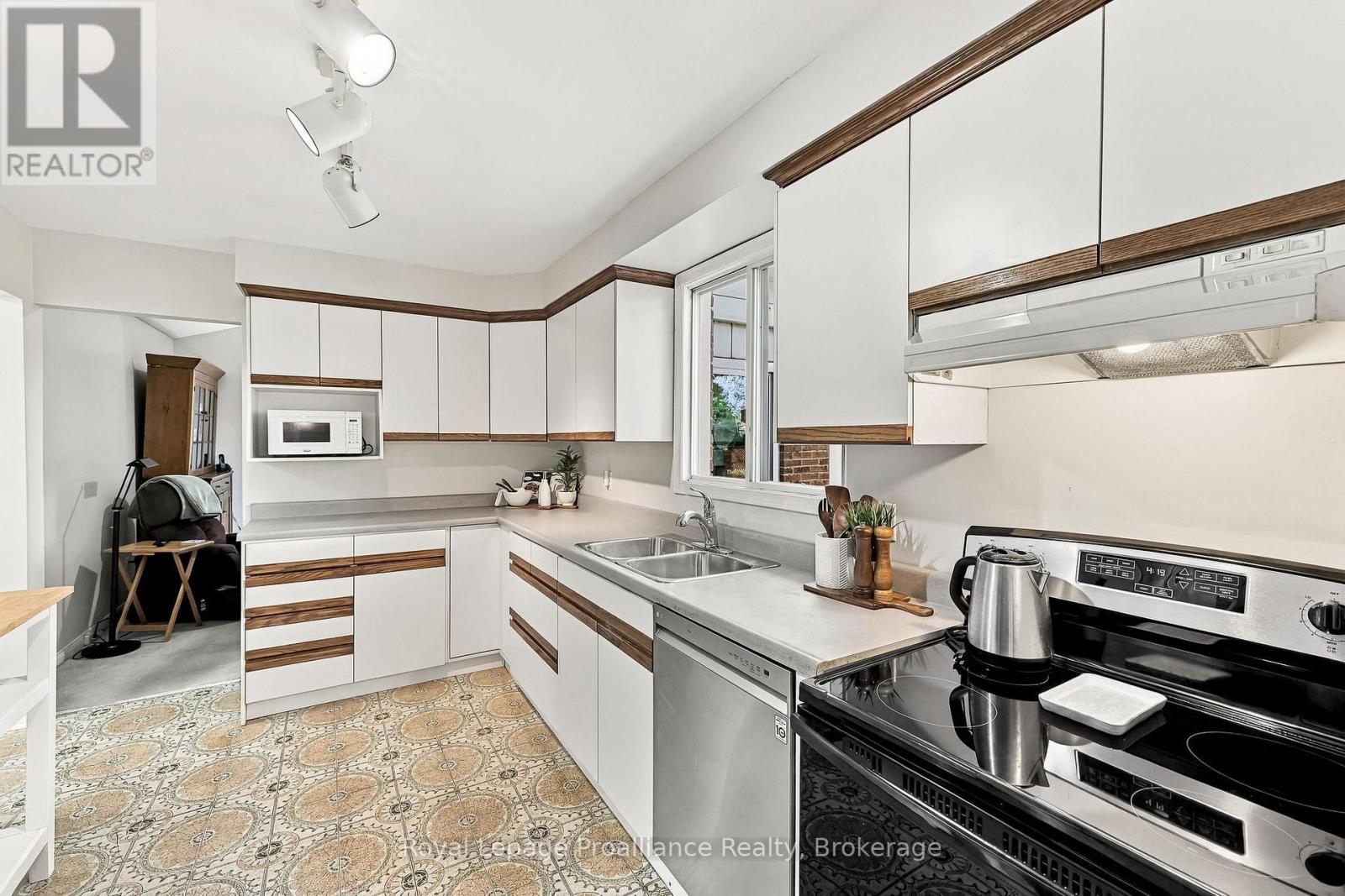 790 NORTHWOOD DRIVE - Image 13
