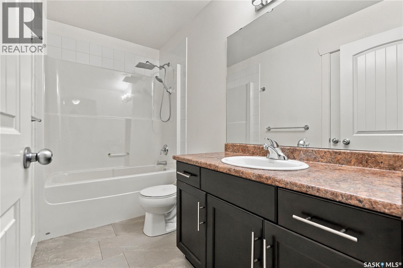 #25 425 Langer PLACE - 32
