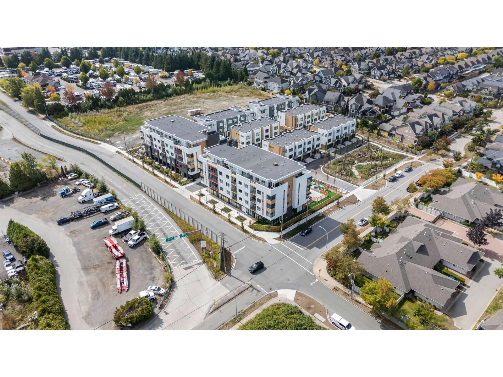 101 185 175A STREET, Surrey — photo 2
