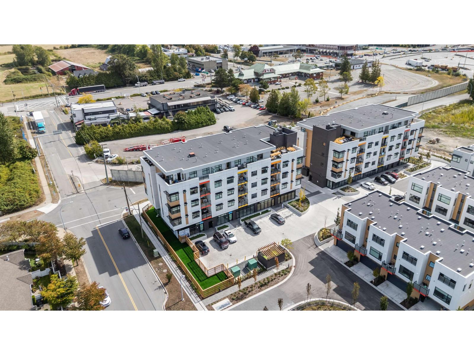 101 185 175A STREET, Surrey — photo 1
