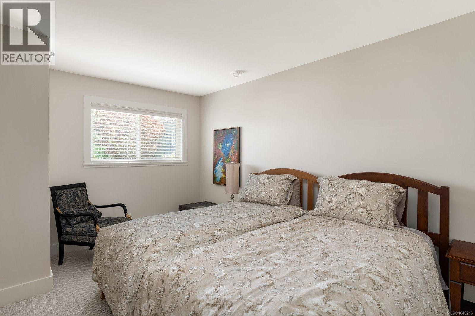 #2 2419 Malaview Ave - 18