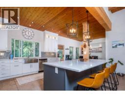 Primary Bedroom - 120 Richie Road, Rossland, BC V0G1Y0 Photo 16