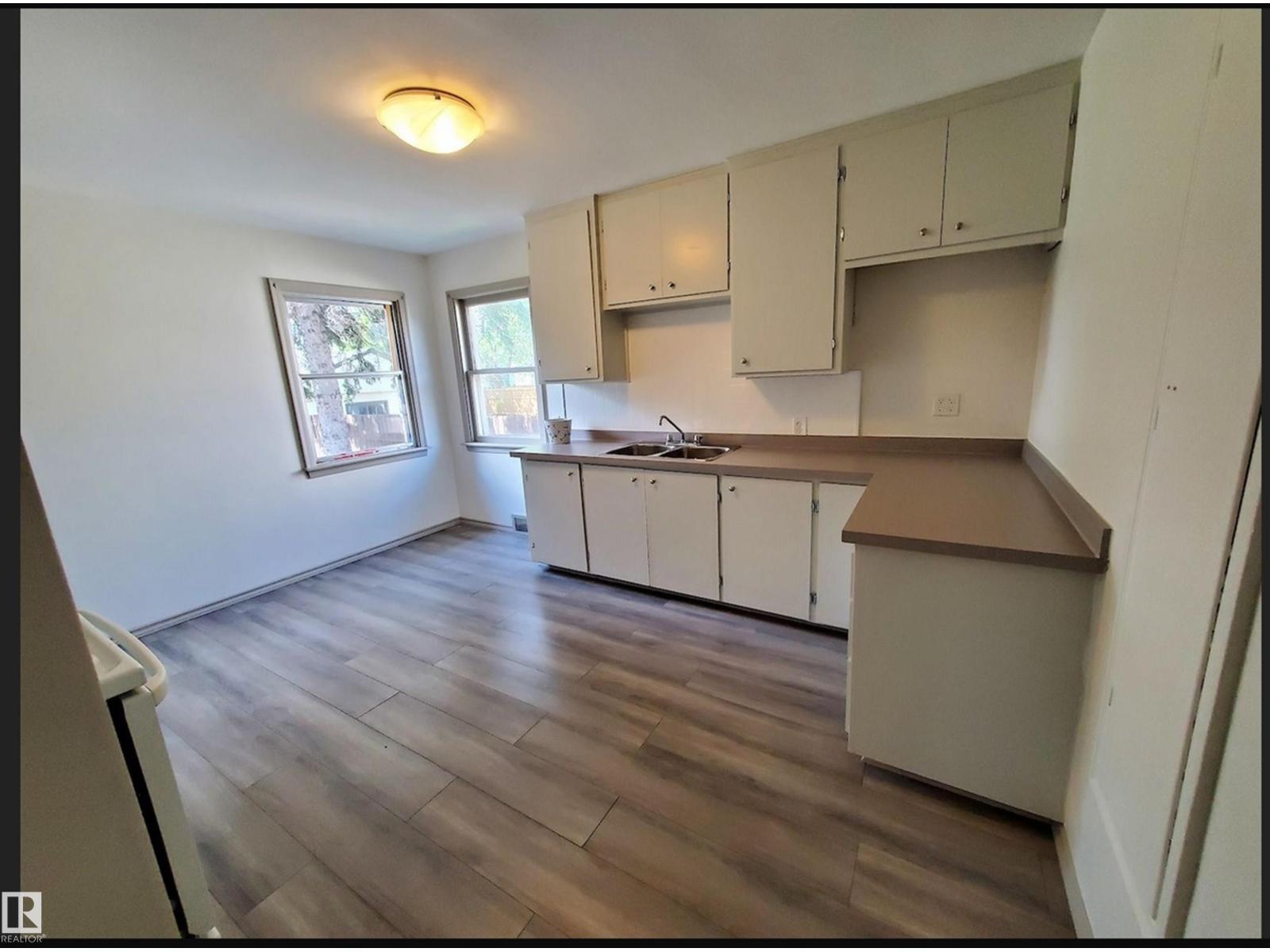 11331 111 AV NW NW, Edmonton — photo 9