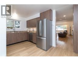 Living room - A 416 Gamble Pl, Colwood, BC V9B2R1 Photo 10