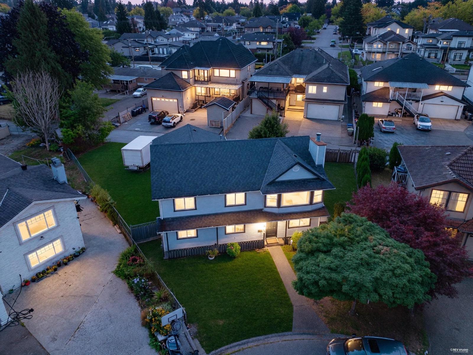 8020 DOMINION PLACE, Surrey — photo 3