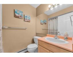 8020 Dominion Place, Surrey, BC V3W6B2 Photo 12