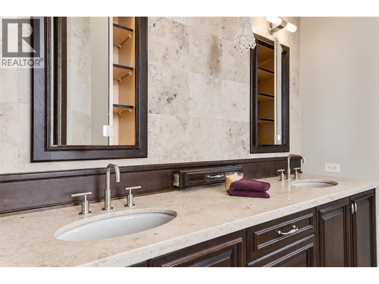 3673 Green Bay Landing, West Kelowna