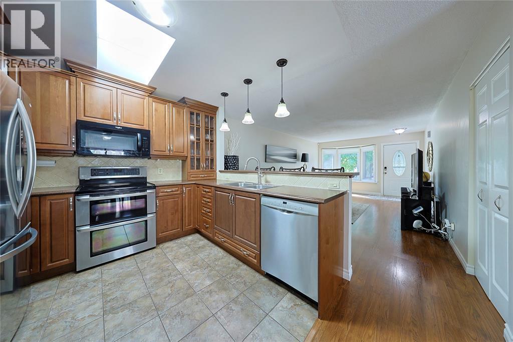 1234 Thistledown AVENUE, Sarnia — photo 7