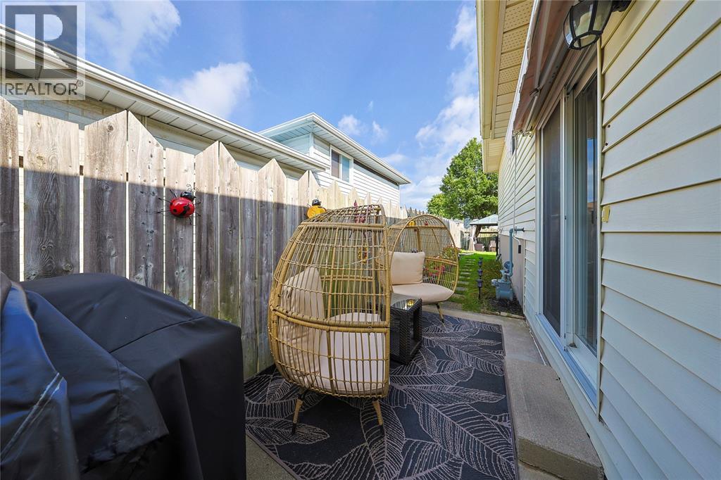 1234 Thistledown AVENUE - 25