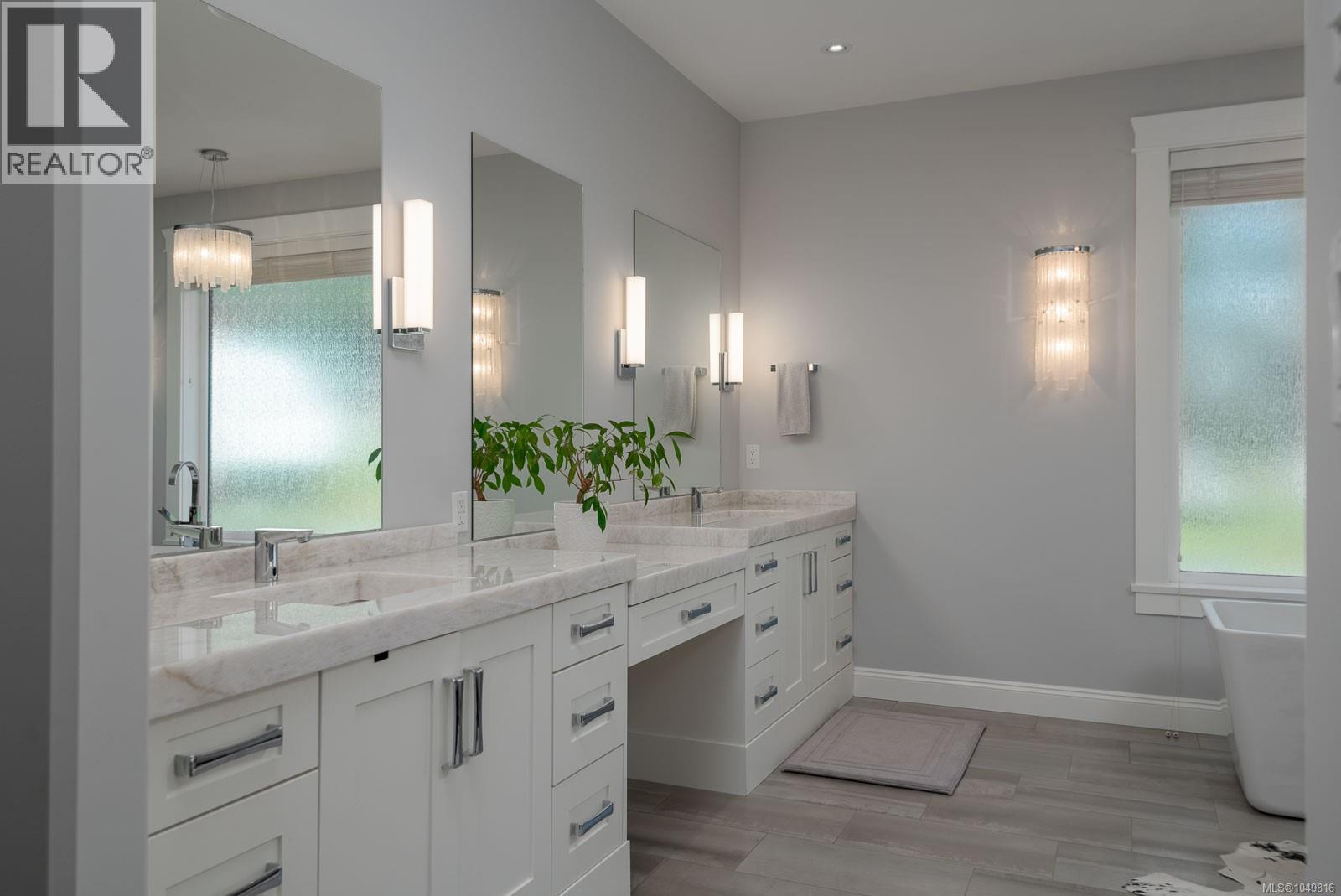 6181 Chase Dr, Port Alberni