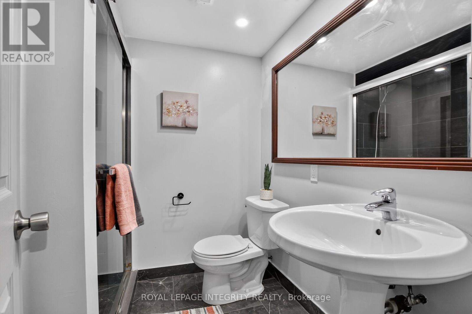 1213 MCWATTERS ROAD photo 25