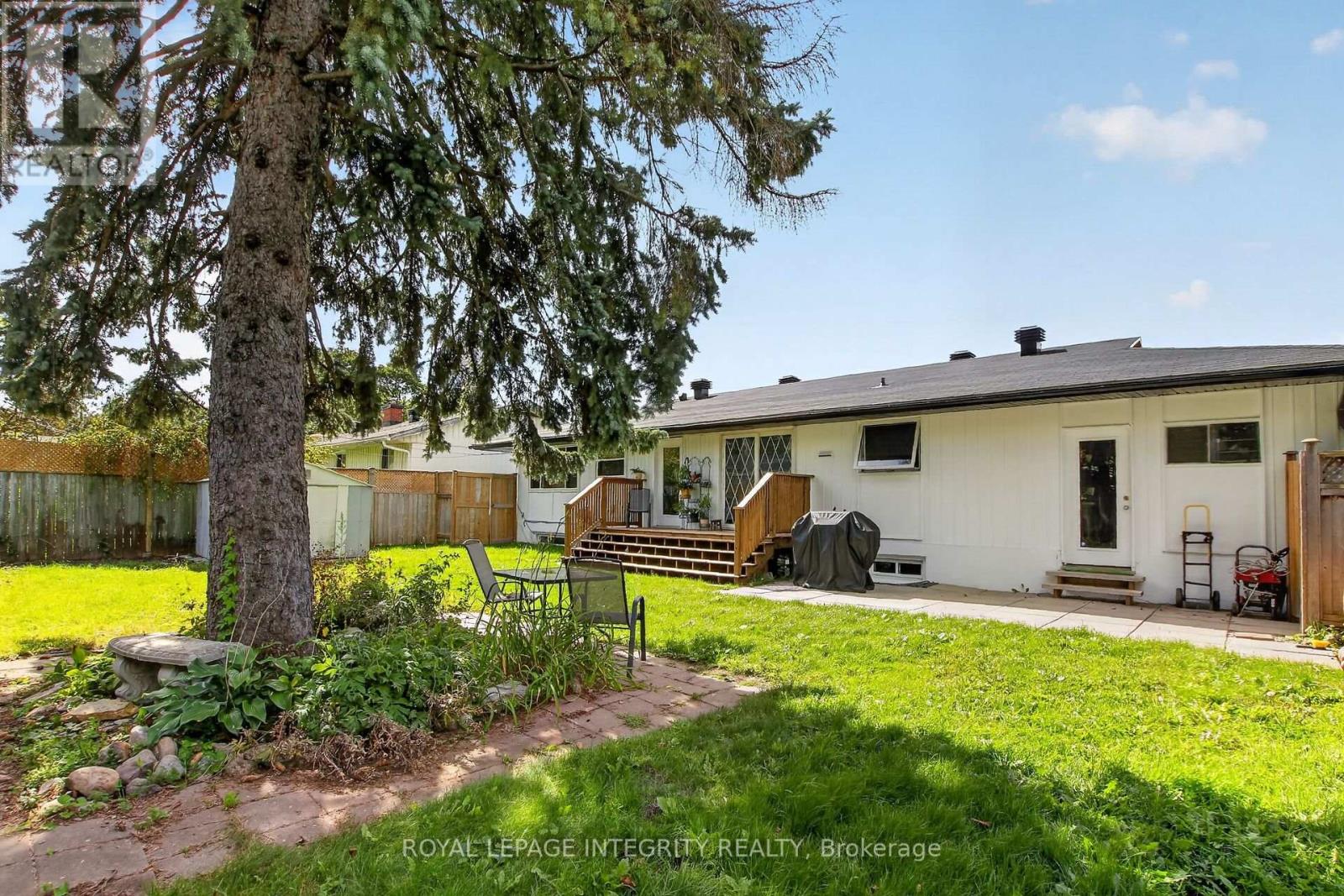 1213 MCWATTERS ROAD photo 35