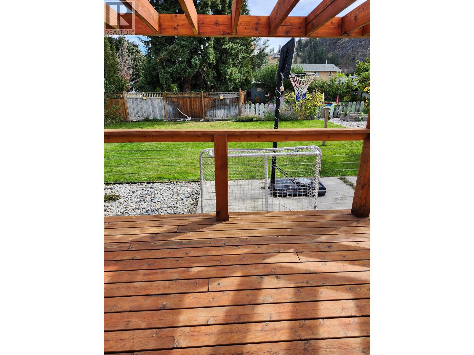 12261 Saunders Crescent, Summerland