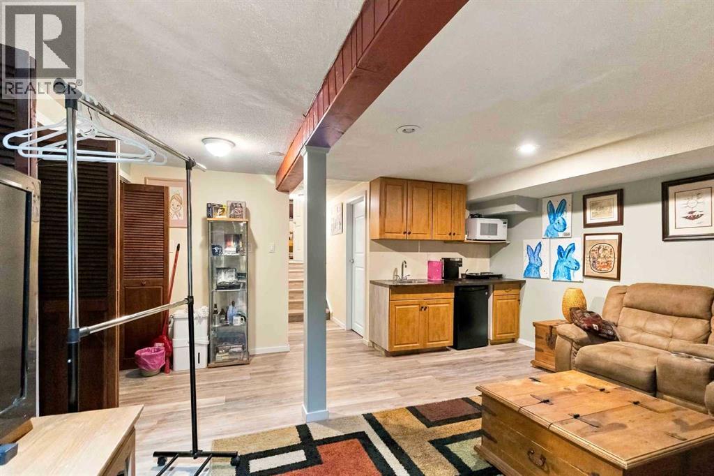 10 Birch Road, Fort McMurray
