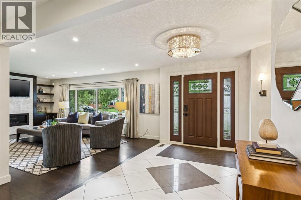16 Varsdale Place NW, Calgary — photo 4