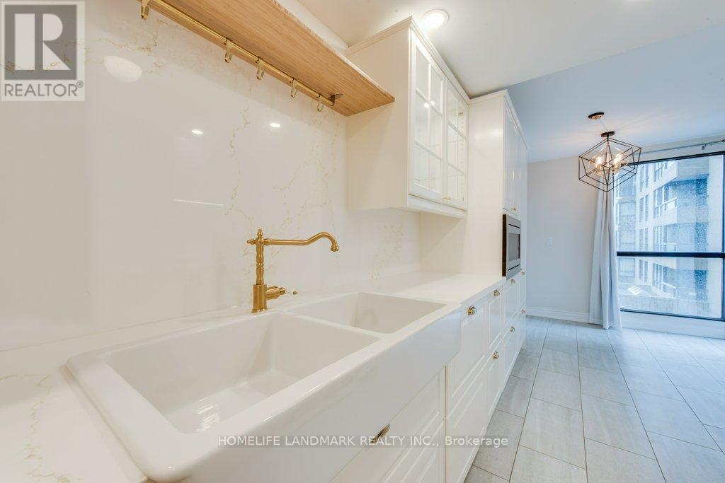 #306 1 CONCORDE PLACE - 10