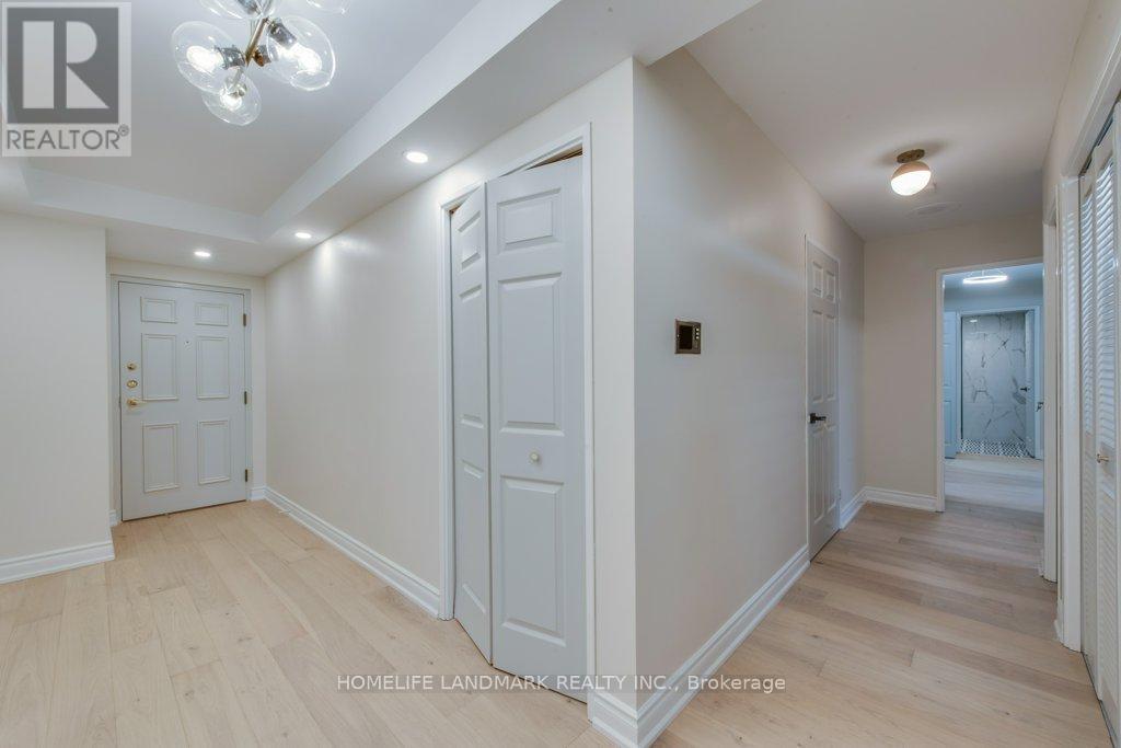306 - 1 CONCORDE PLACE, Toronto (Banbury-Don Mills) — photo 2