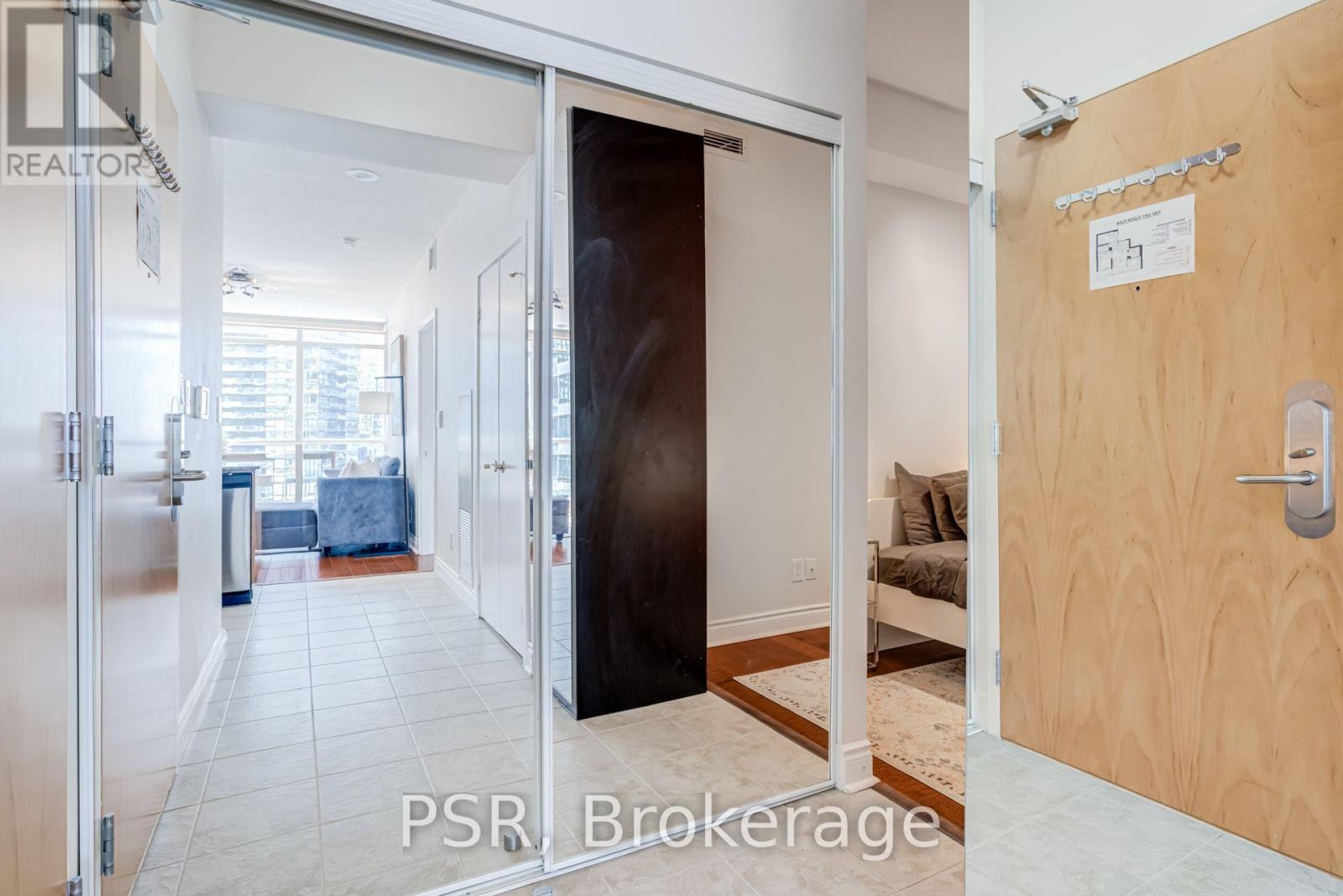 #3401 65 BREMNER BOULEVARD - 18