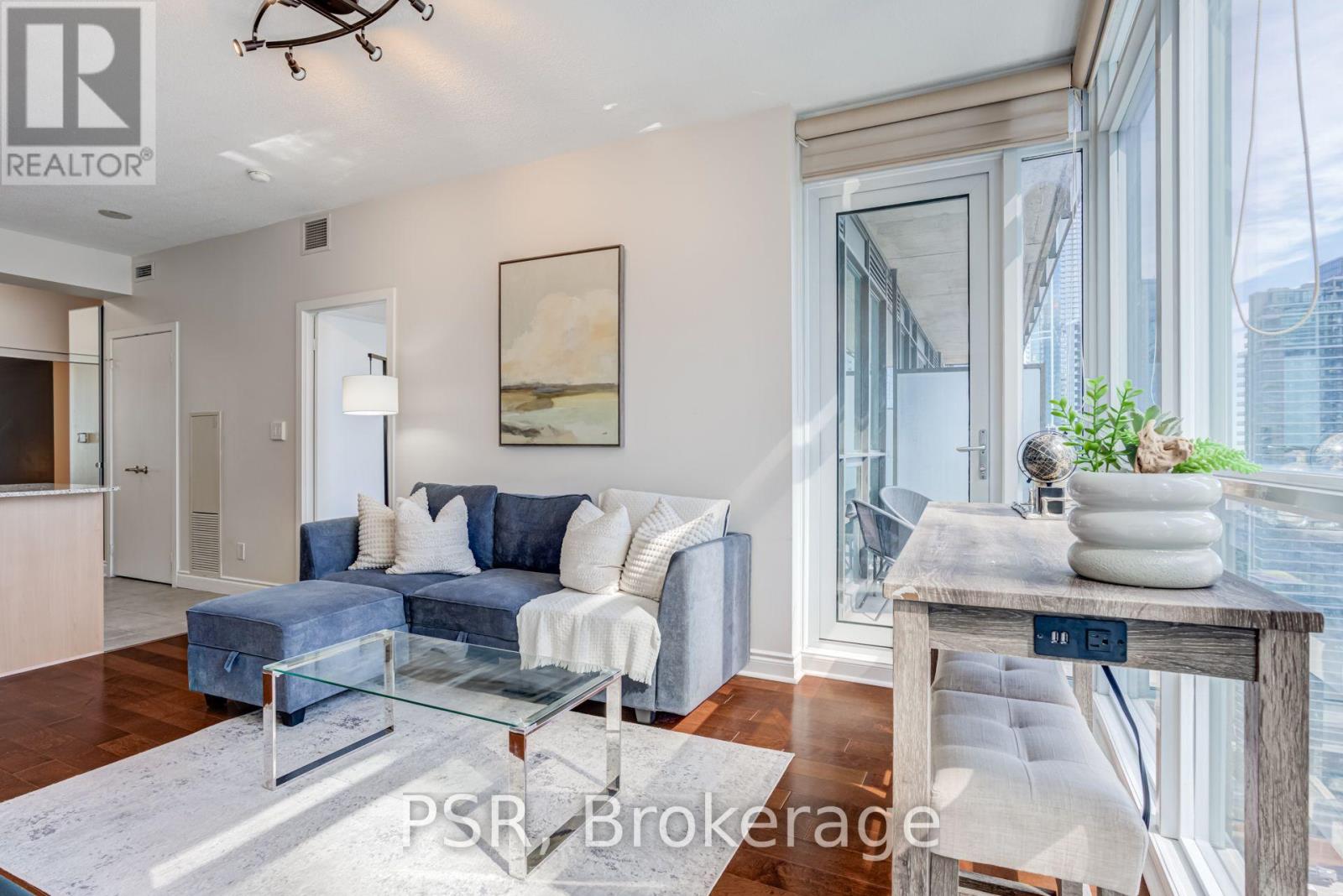 #3401 65 BREMNER BOULEVARD - 4