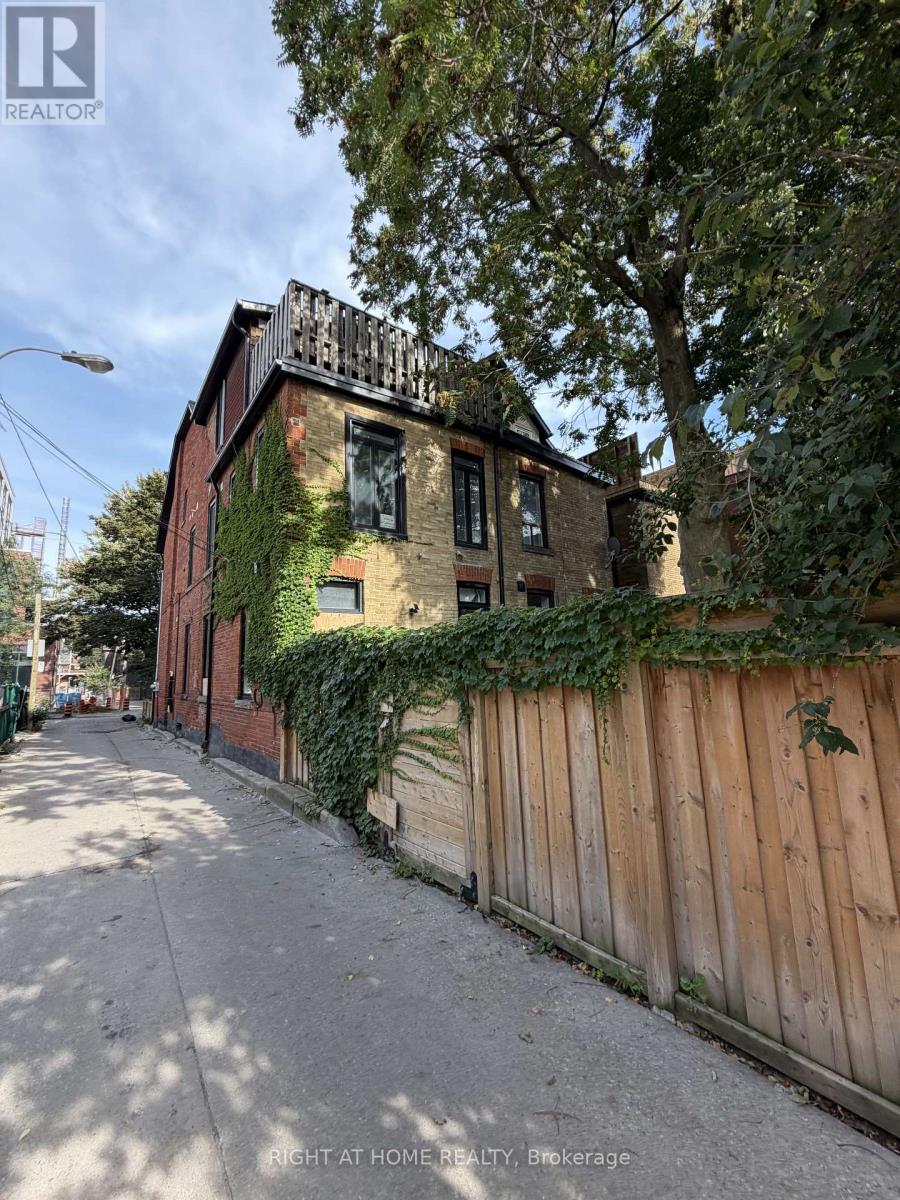 272 SEATON STREET, Toronto (Moss Park) — photo 4