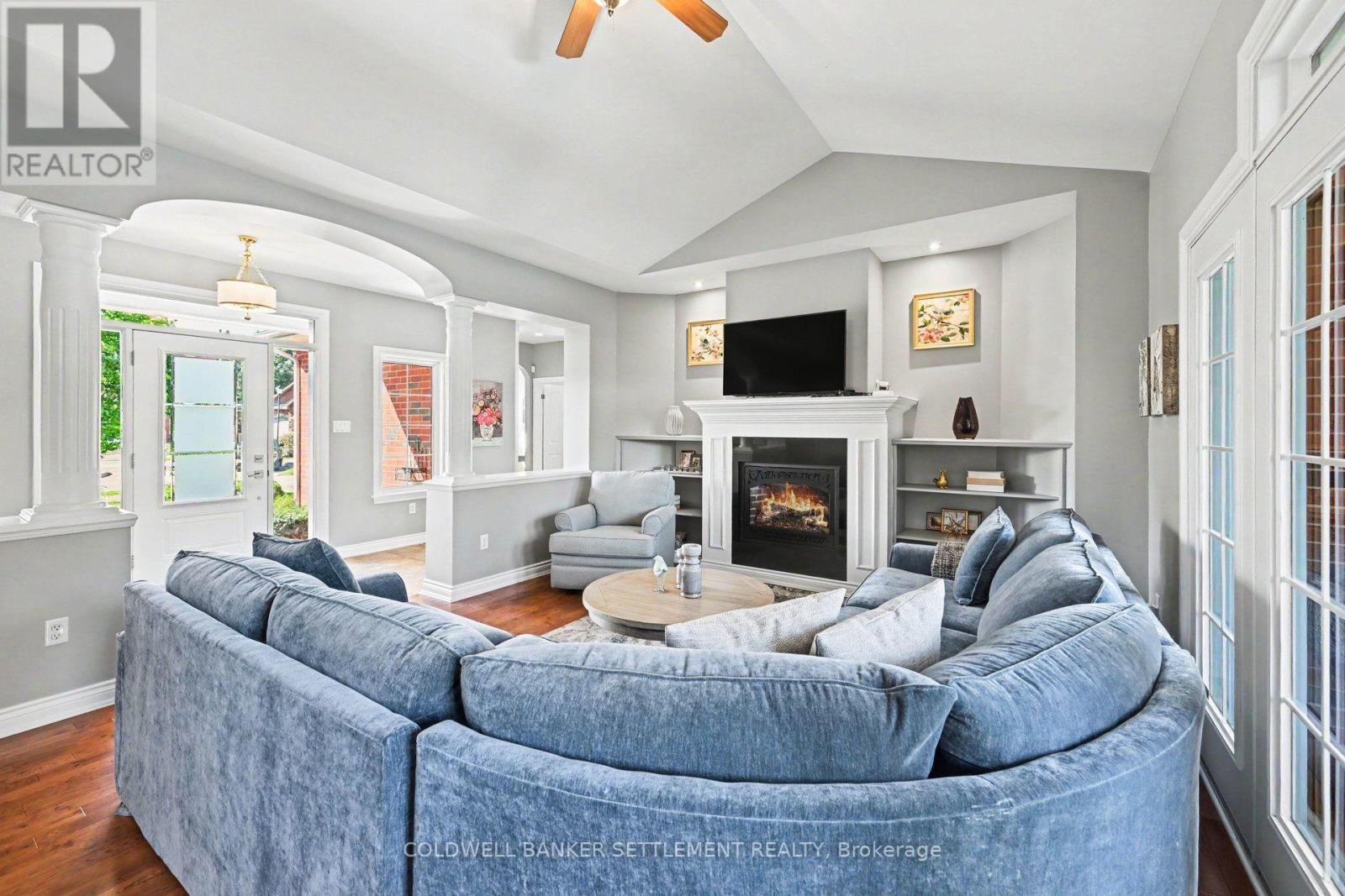 8 TAGGART CRESCENT, Ottawa. Luxury613. By Peter Sagos - Image 10